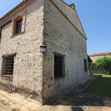 Holiday home Casa Con Piscina Comunitaria En Torroella de Fluvia