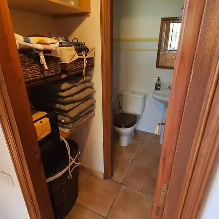 Casa Con Piscina Comunitaria En *