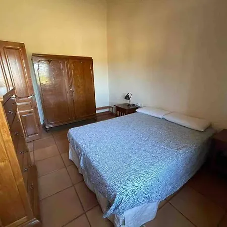 Casa Con Piscina Comunitaria En Torroella de Fluvia