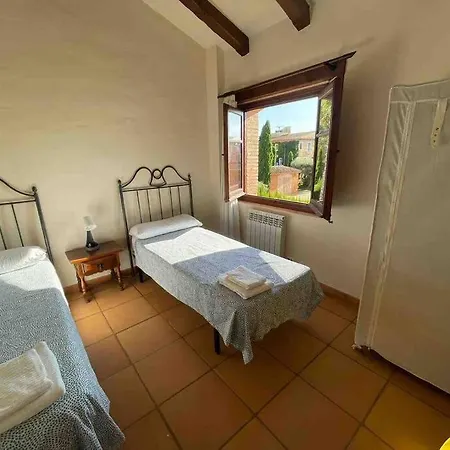Casa Con Piscina Comunitaria En Holiday home Torroella de Fluvia